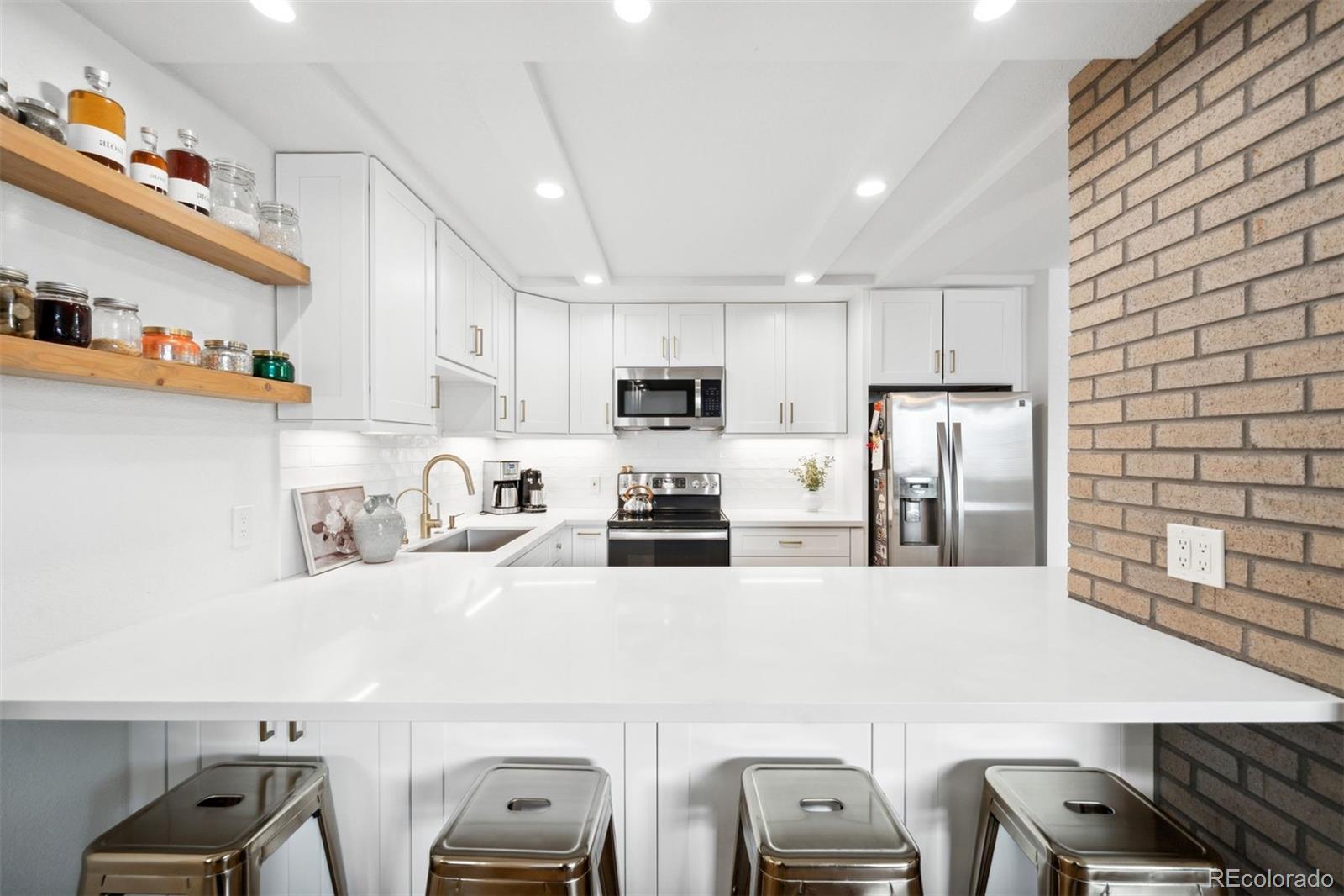 601 W 11th Avenue Unit: 807