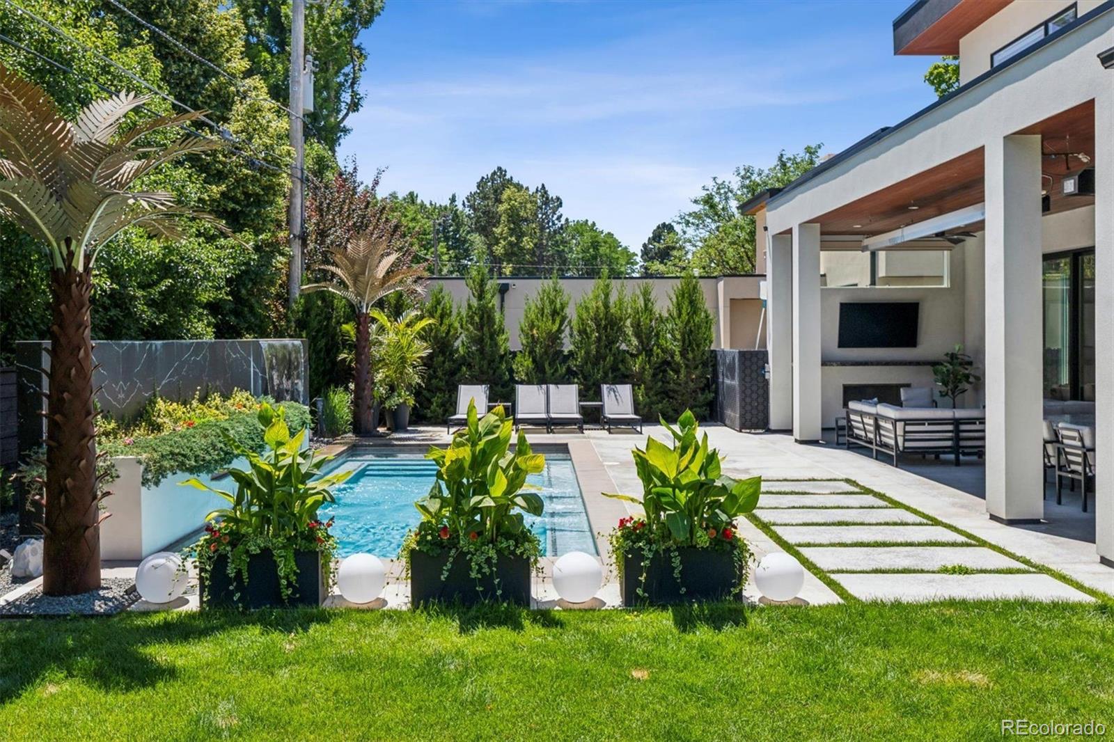 164 S Fairfax Street