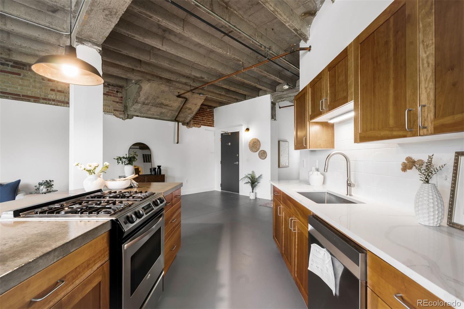 1777 E 39th Avenue Unit: 210
