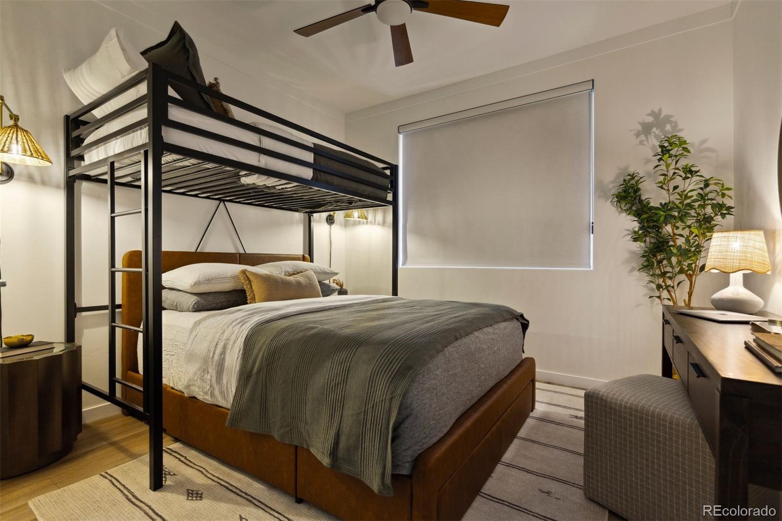 261 W Meadow Mile Unit: 1
