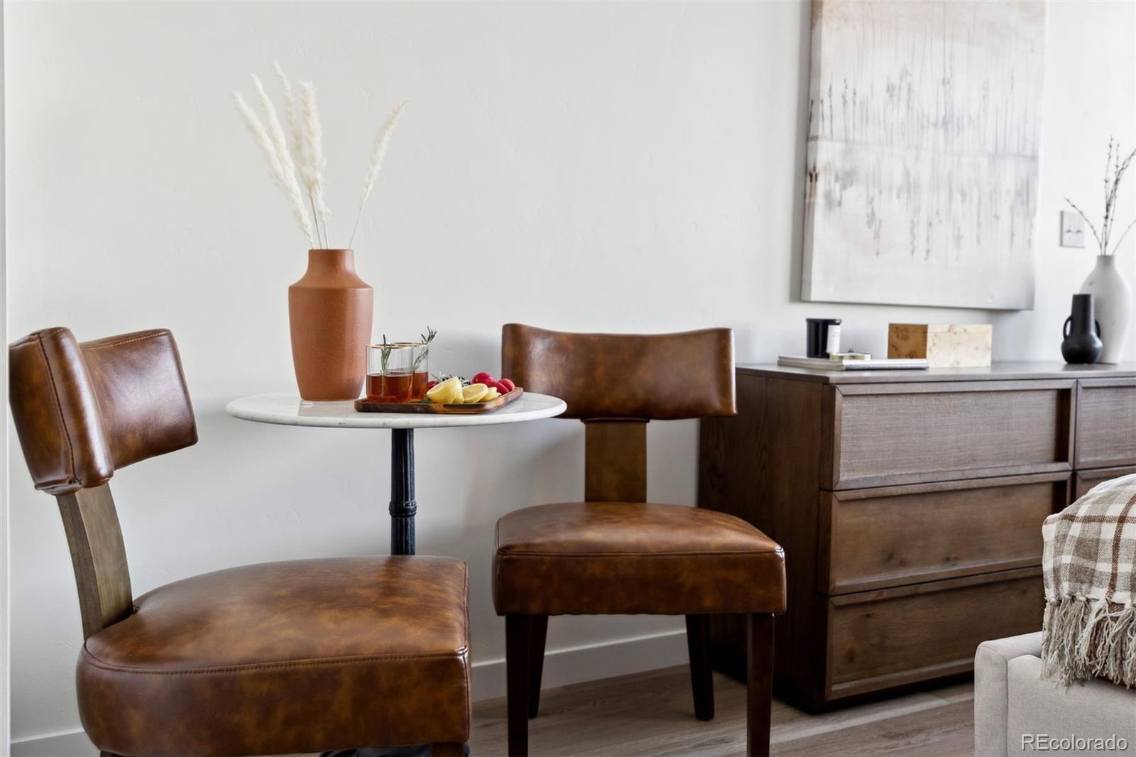 261 W Meadow Mile Unit: 1