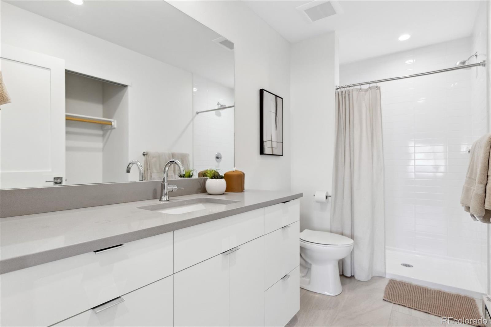 261 W Meadow Mile Unit: 1