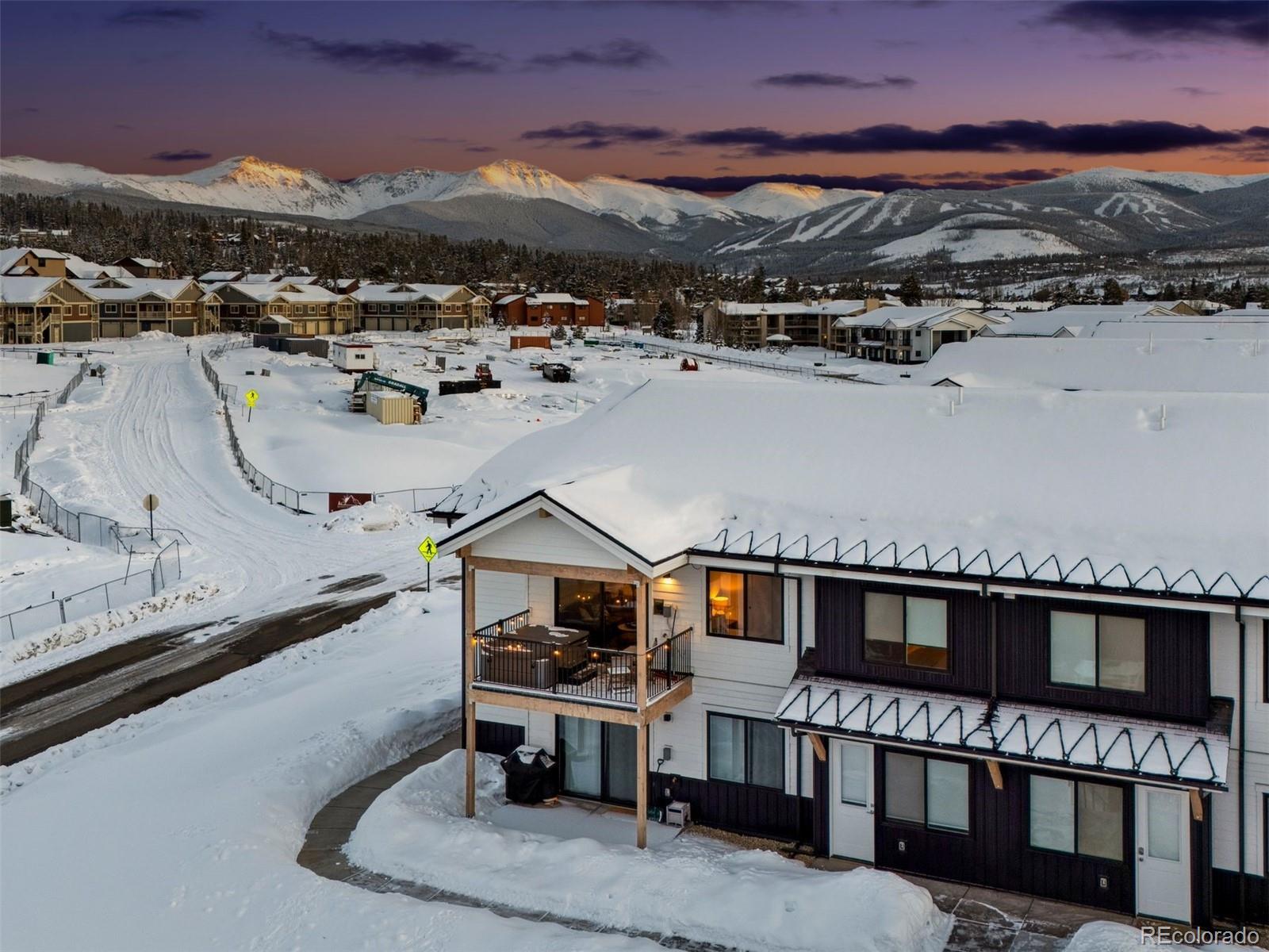 261 W Meadow Mile Unit: 1