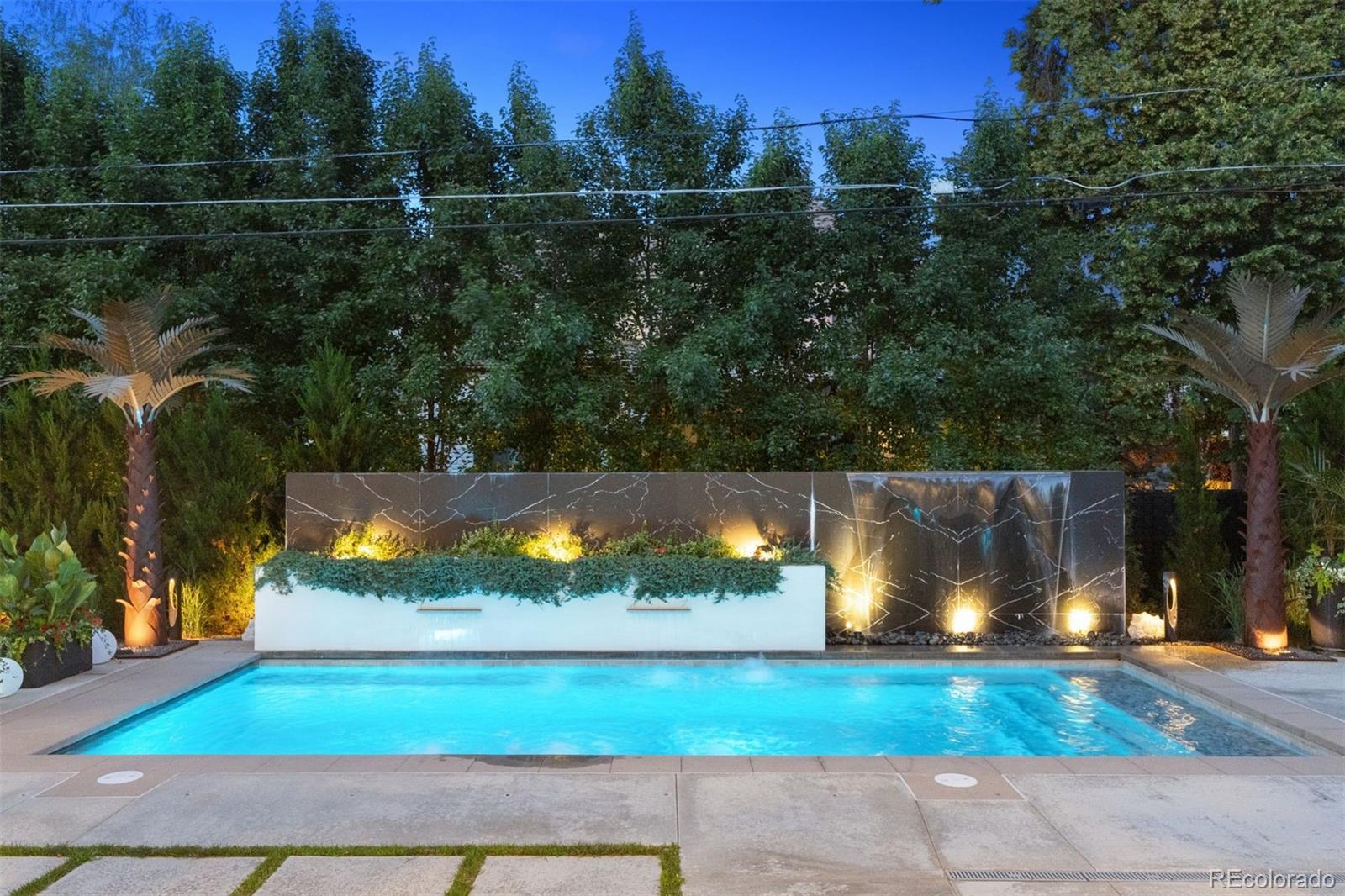 164 S Fairfax Street