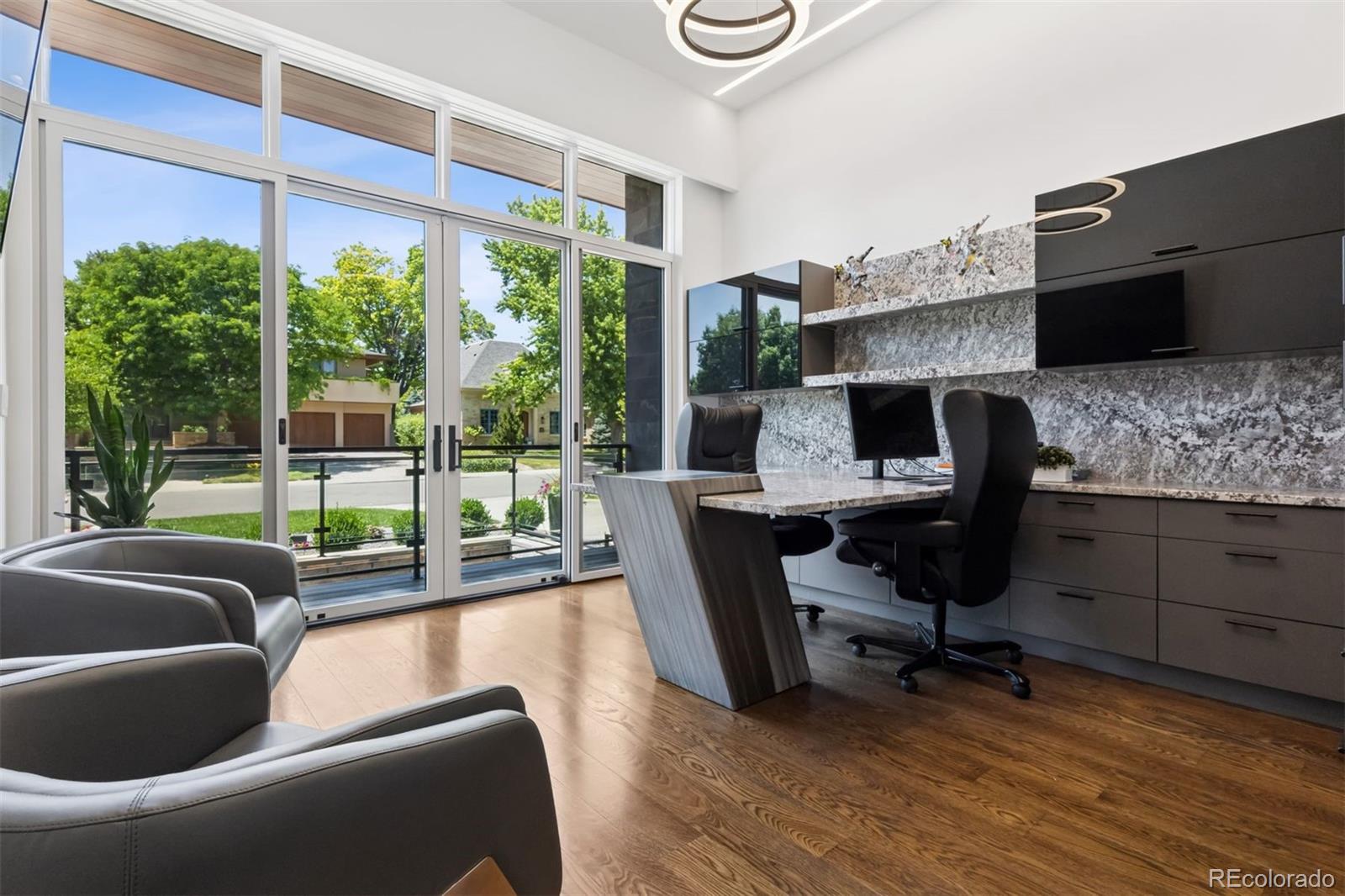 164 S Fairfax Street
