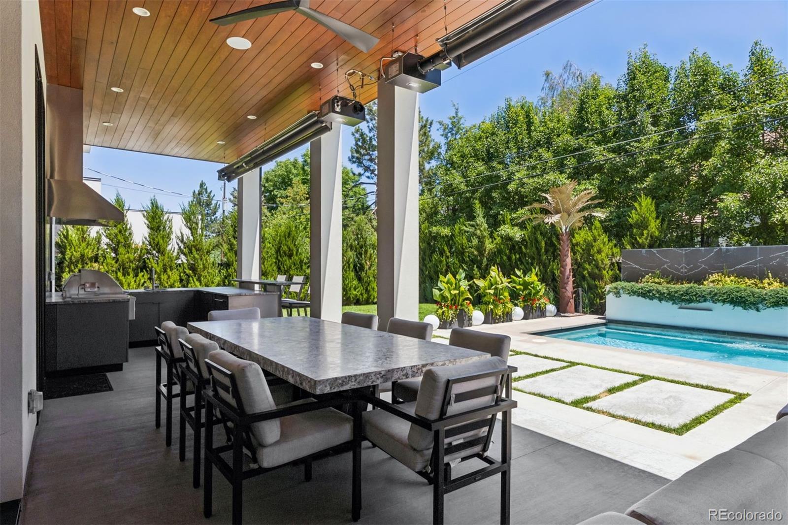 164 S Fairfax Street