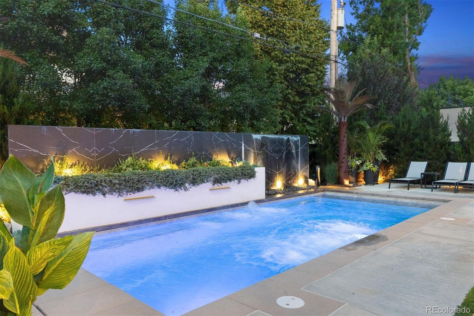 164 S Fairfax Street