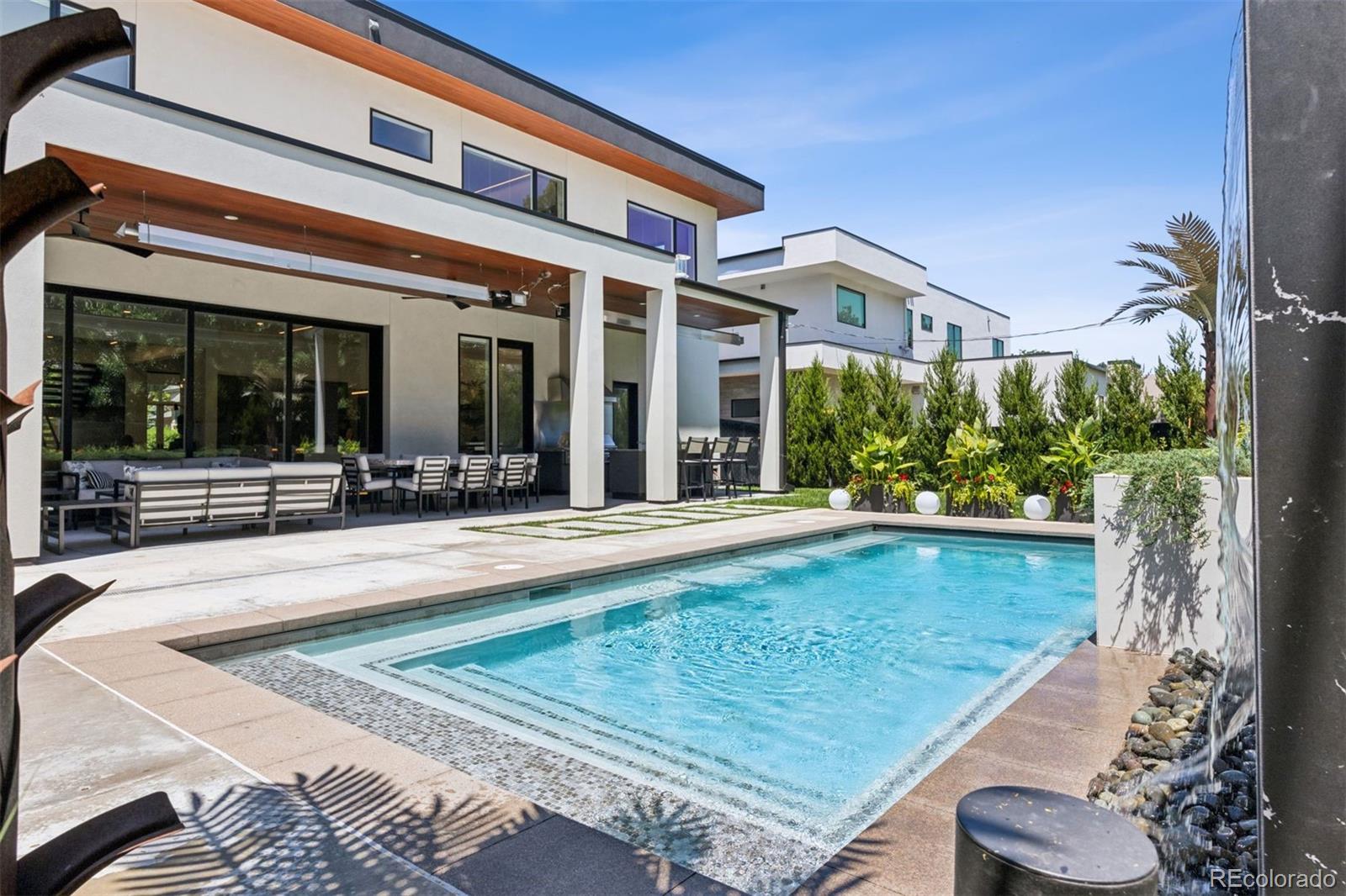 164 S Fairfax Street