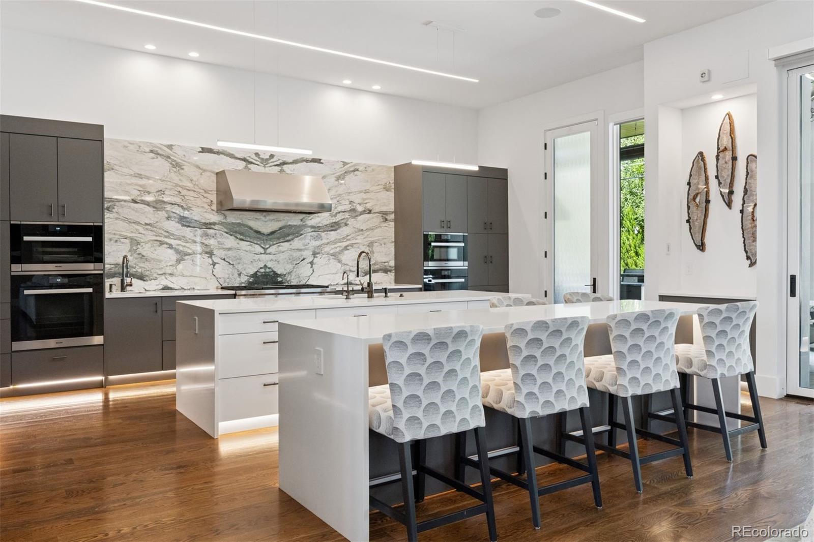 164 S Fairfax Street