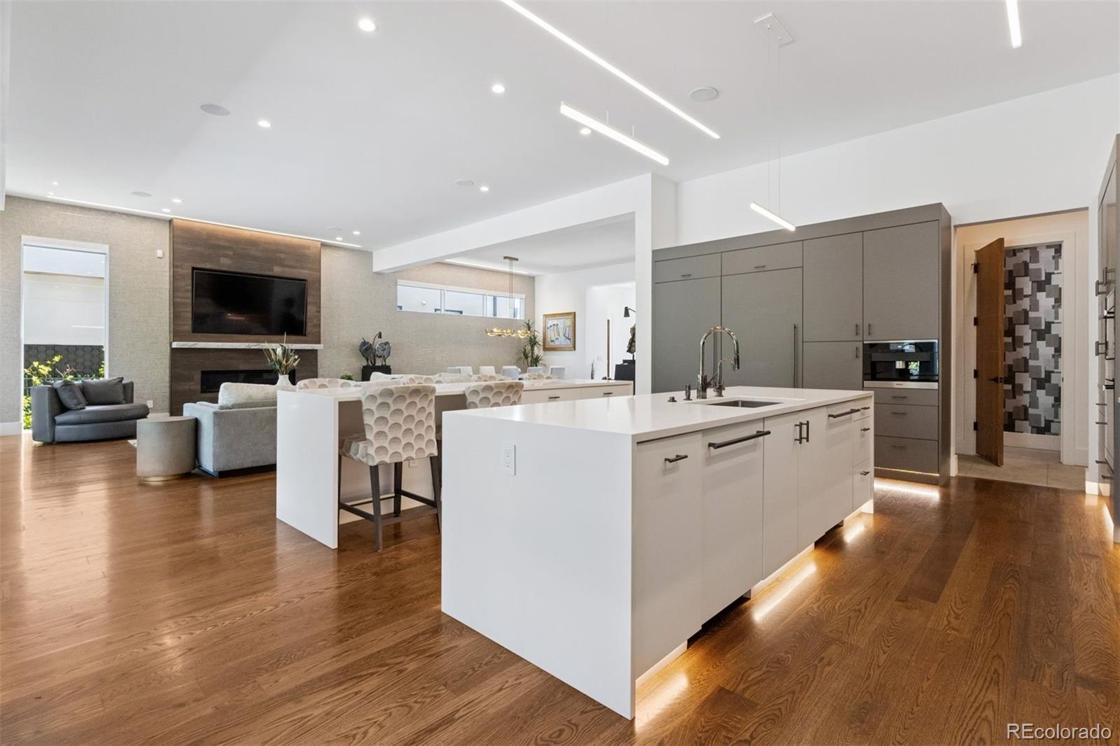 164 S Fairfax Street