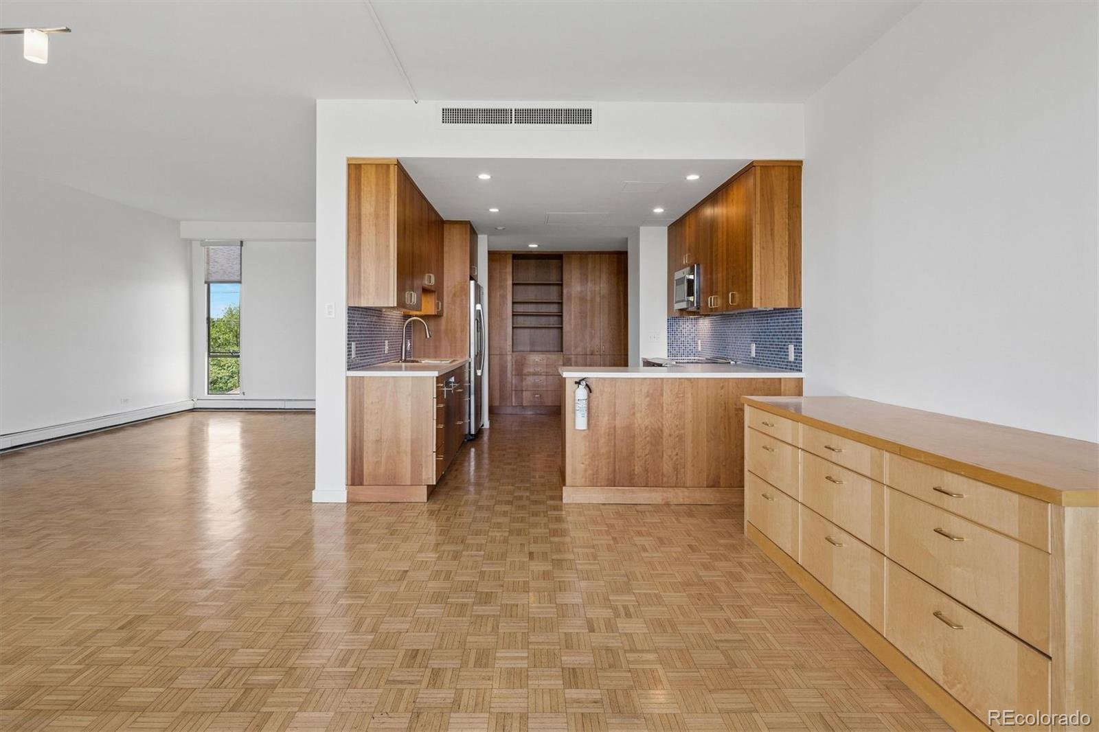 1201 N Williams Street Unit: 3C