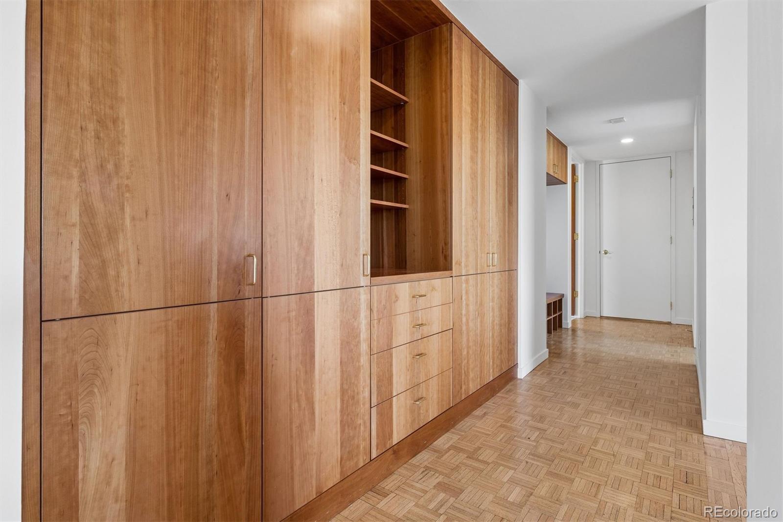 1201 N Williams Street Unit: 3C