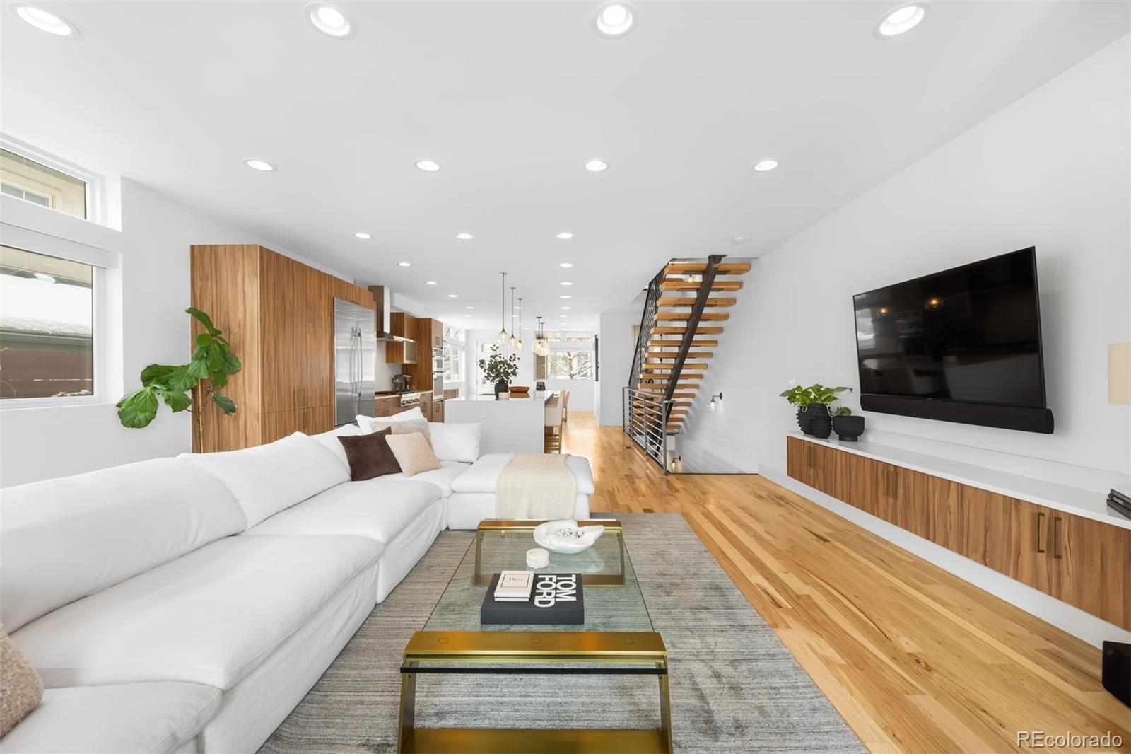 553 Monroe Street