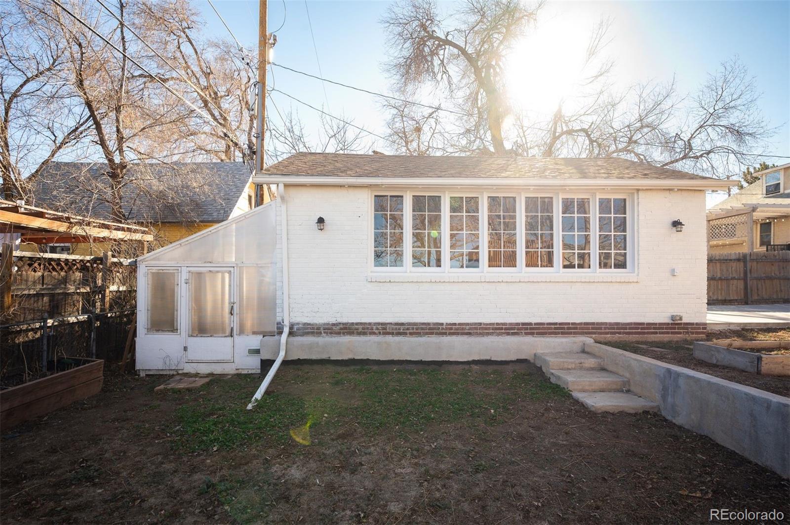 1422 N Quebec Street