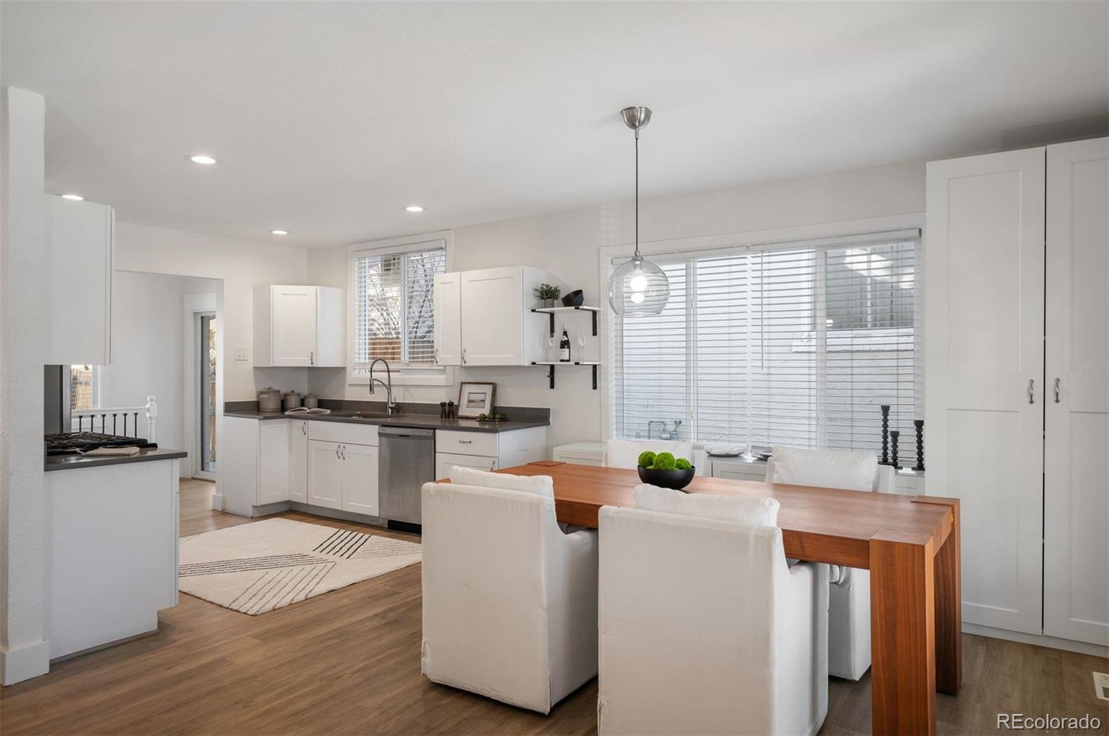 1422 N Quebec Street