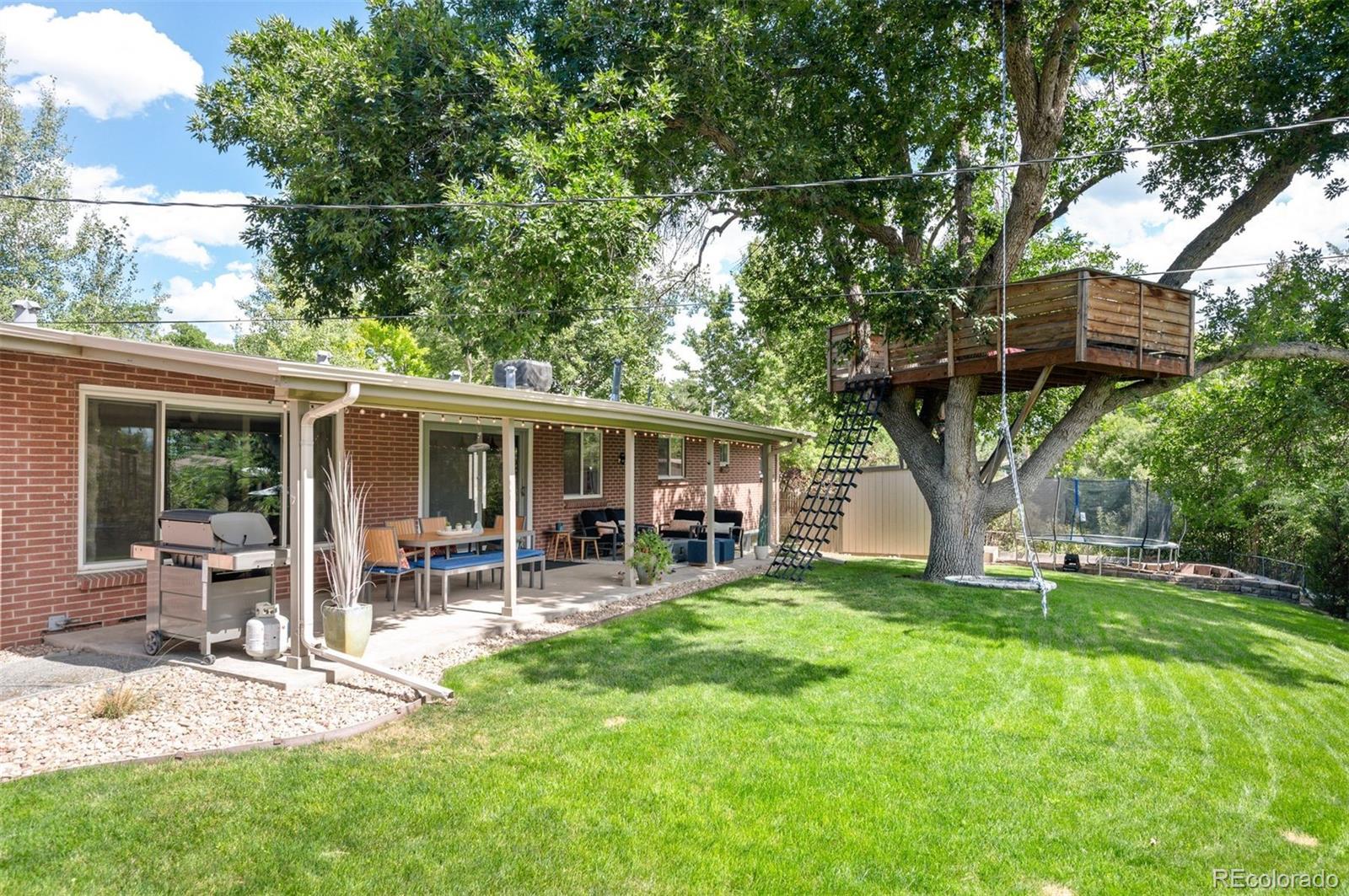 2471 S Jasmine Place