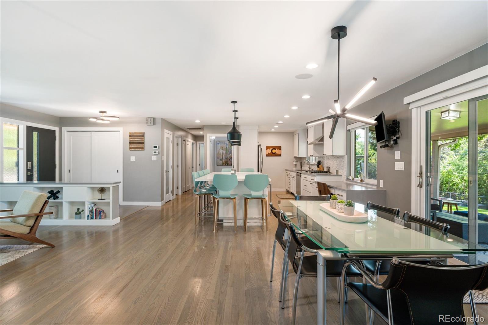 2471 S Jasmine Place