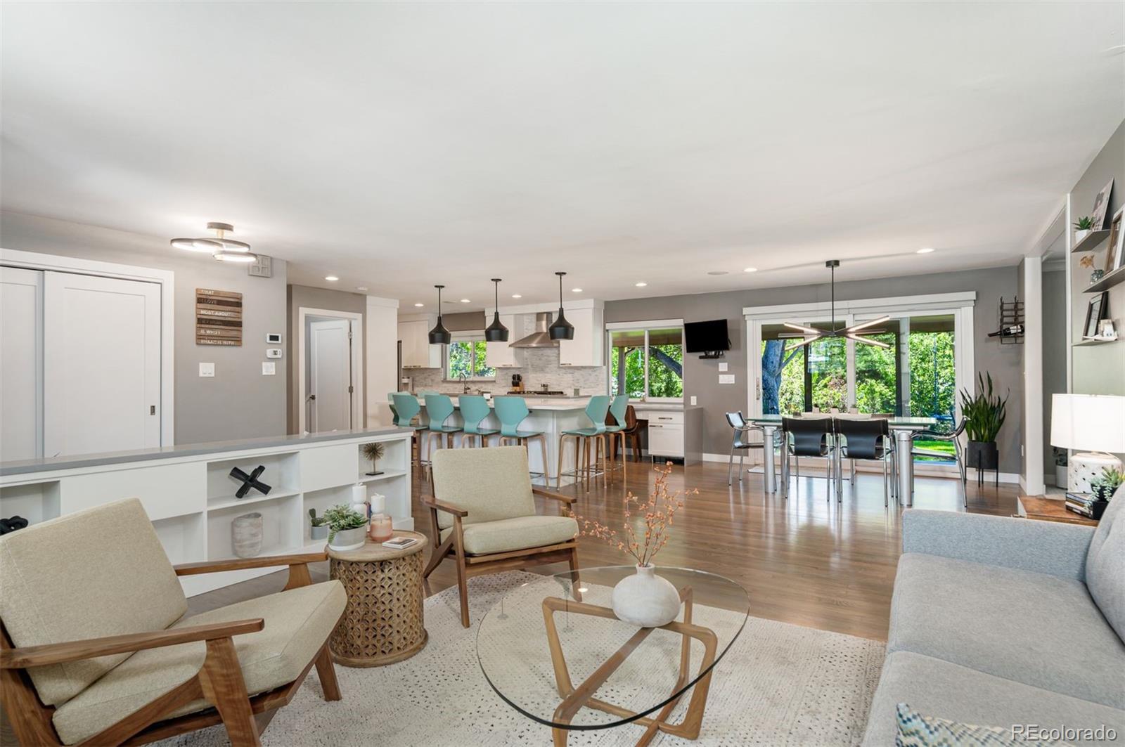 2471 S Jasmine Place