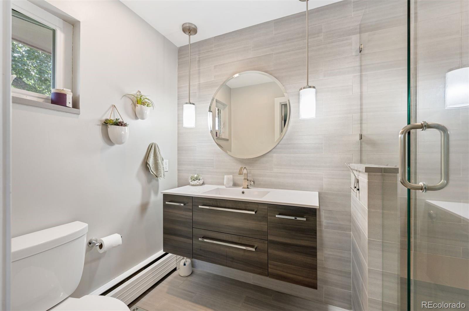 2471 S Jasmine Place