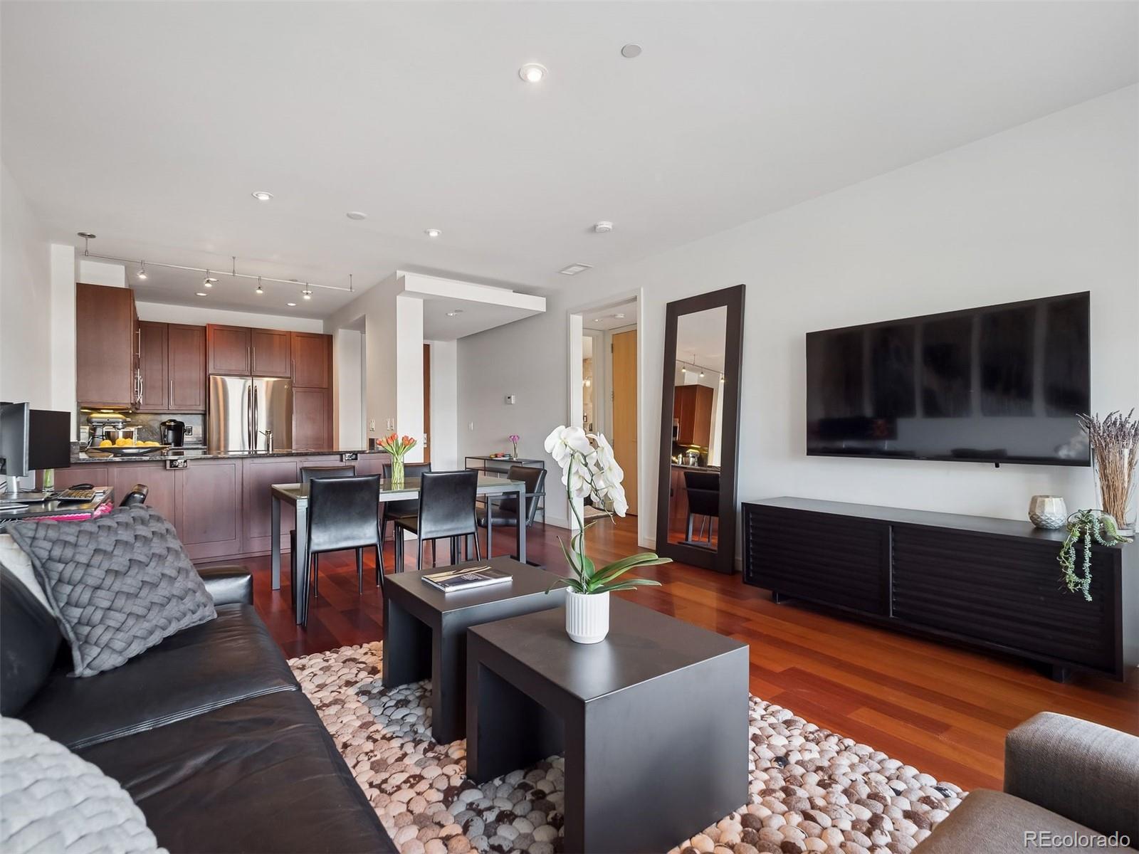 333 S Monroe Street Unit: 313