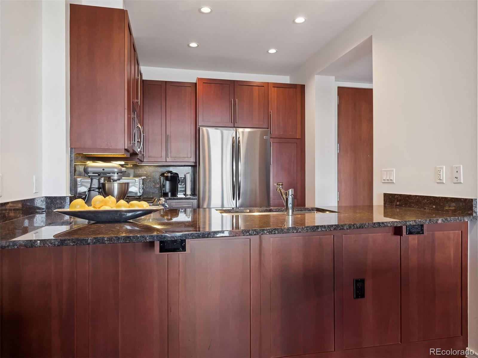 333 S Monroe Street Unit: 313