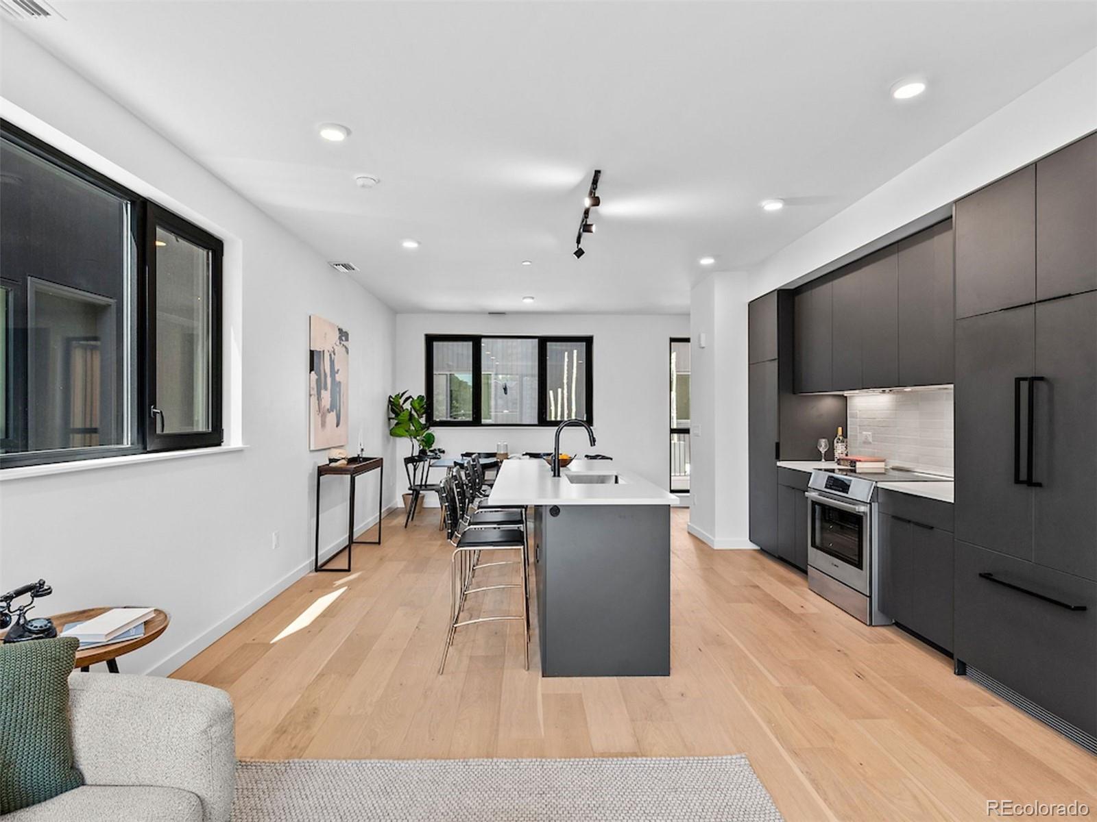 1601 Park Avenue Unit: 212