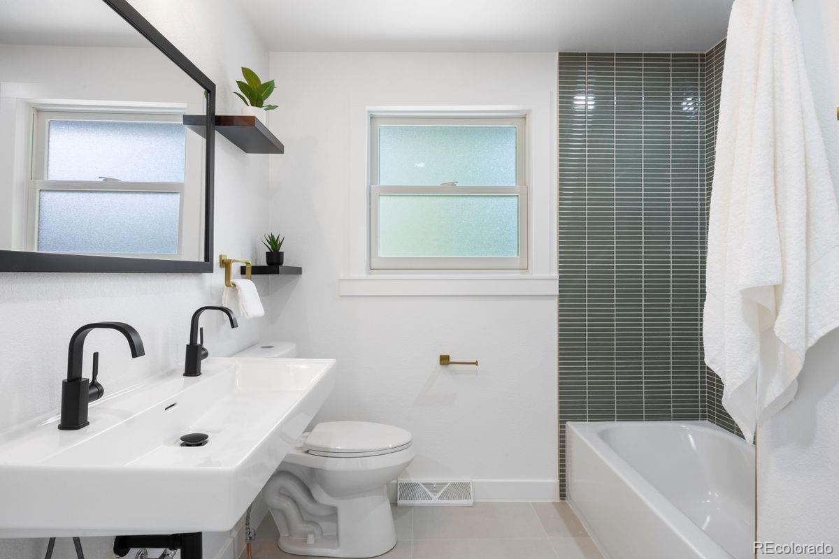 3851 S Quebec Street Unit: 200