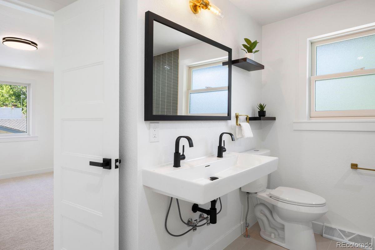 3851 S Quebec Street Unit: 200