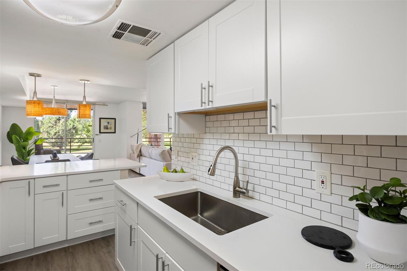 5955 E 10th Avenue Unit: 104