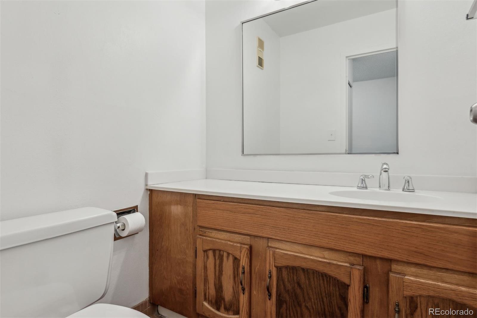 1625 Larimer Street Unit: 2004