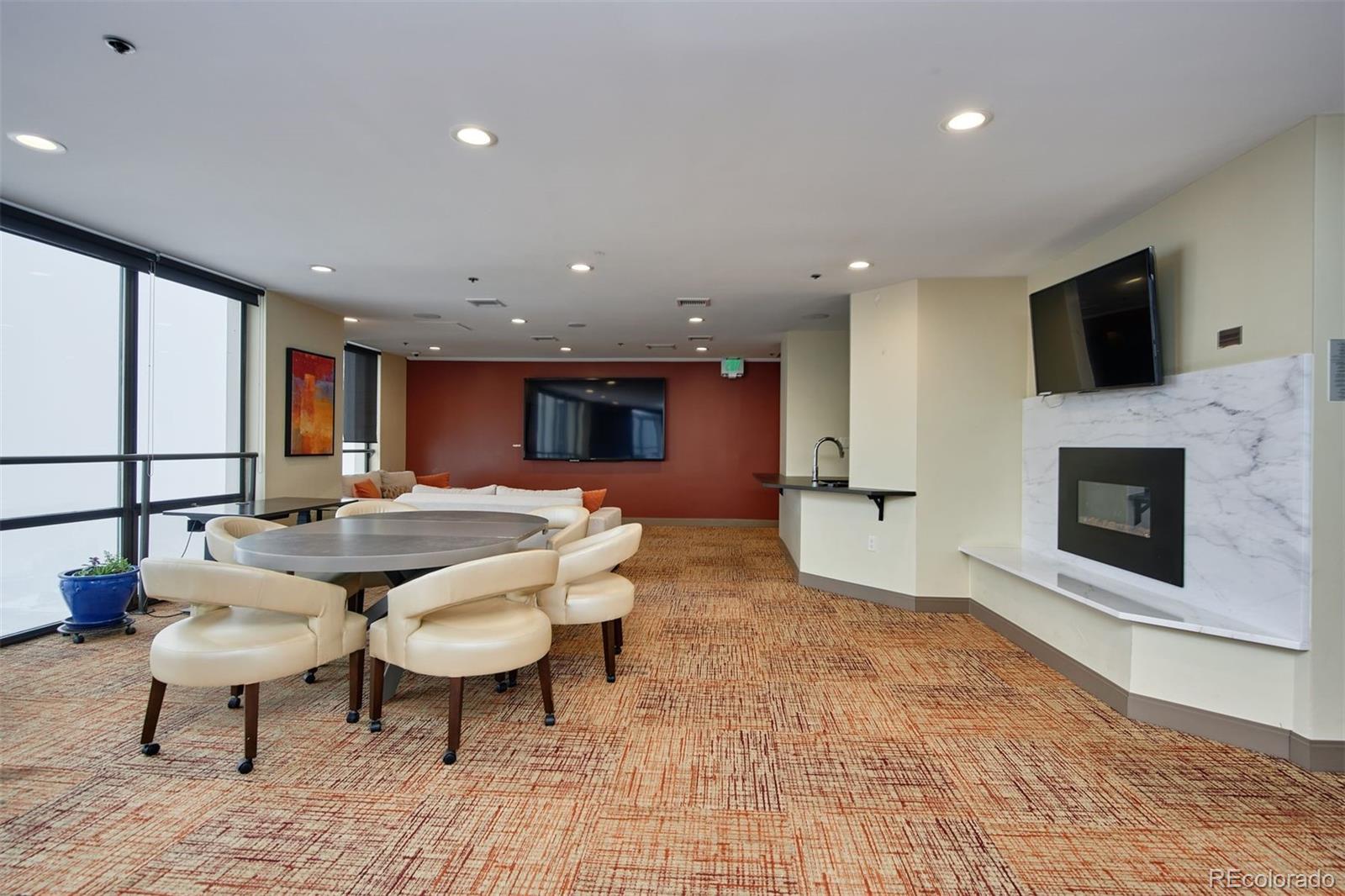 1625 Larimer Street Unit: 2004