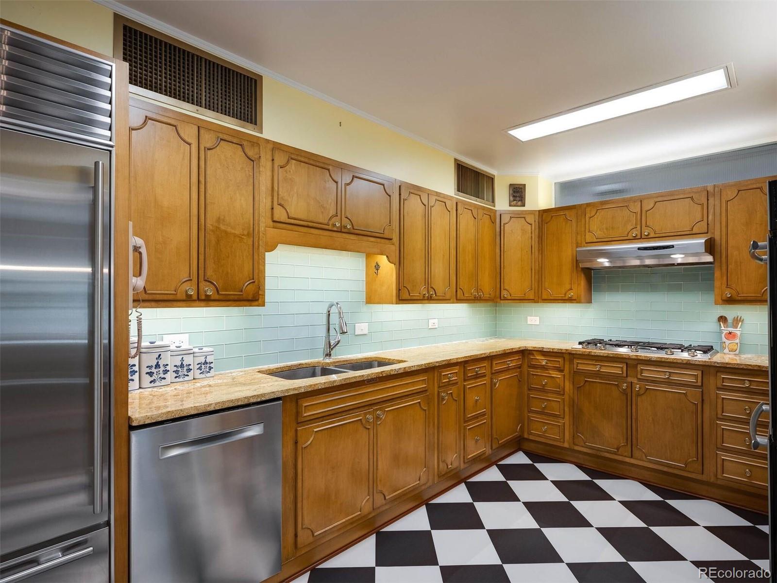 1515 E 9th Avenue Unit: 101