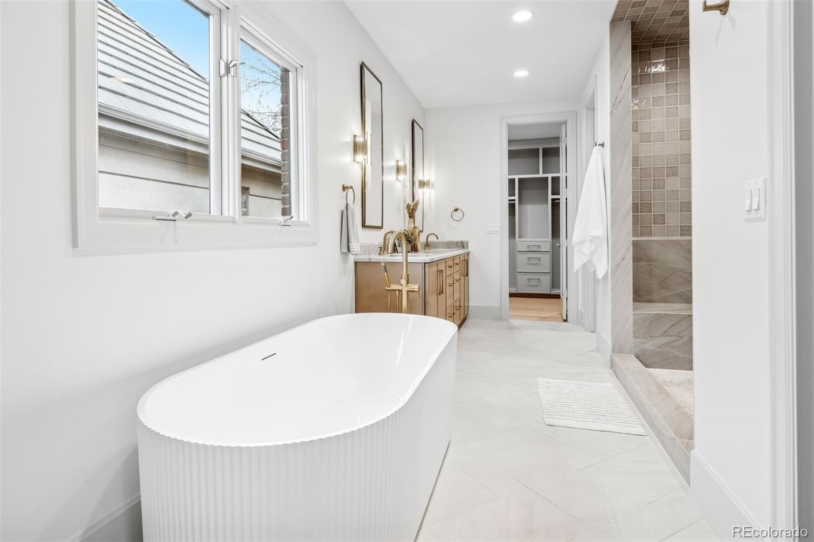 400 S Steele Street Unit: 63