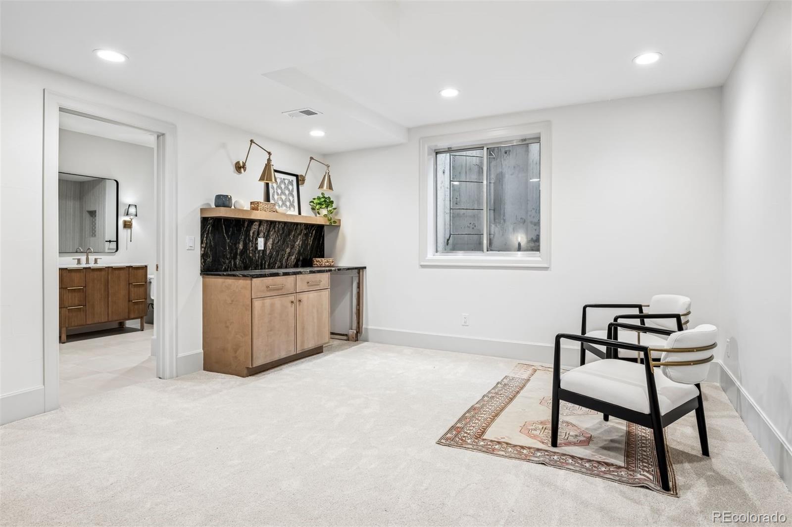 400 S Steele Street Unit: 63