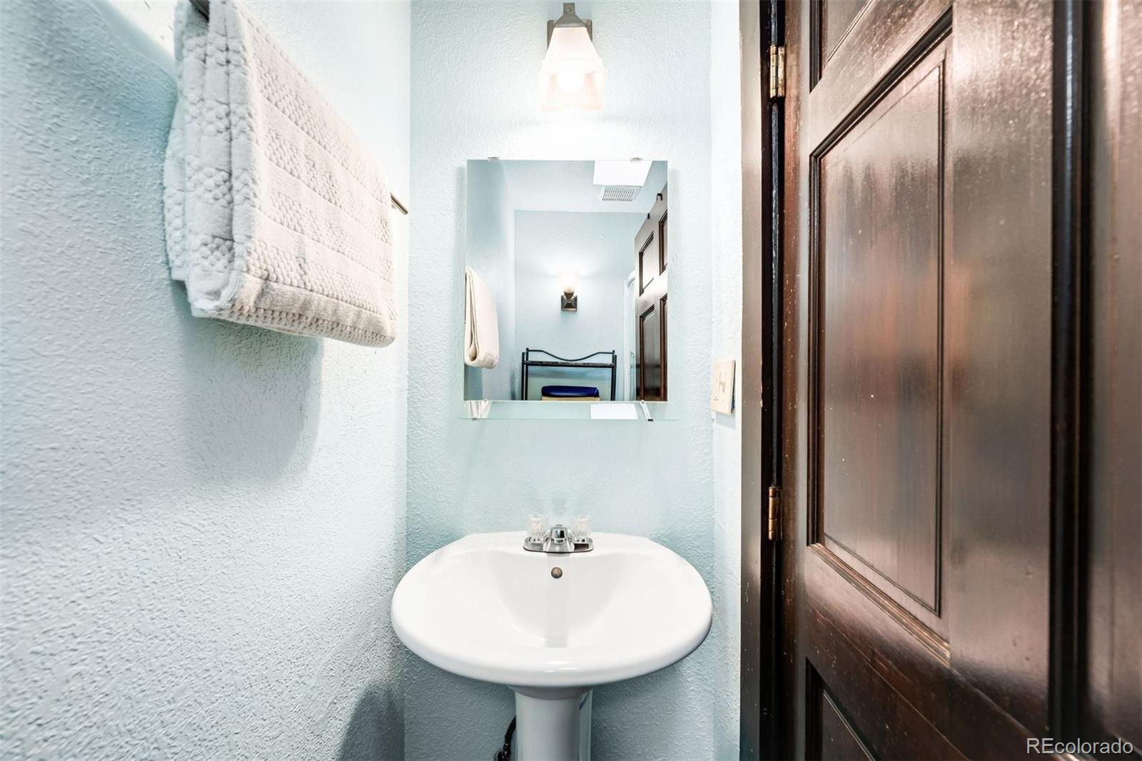 421 E Alameda Avenue