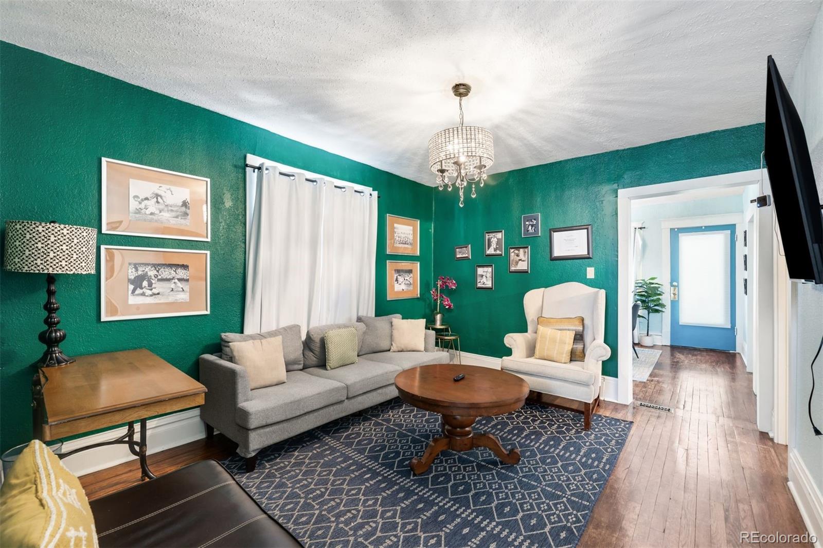 421 E Alameda Avenue