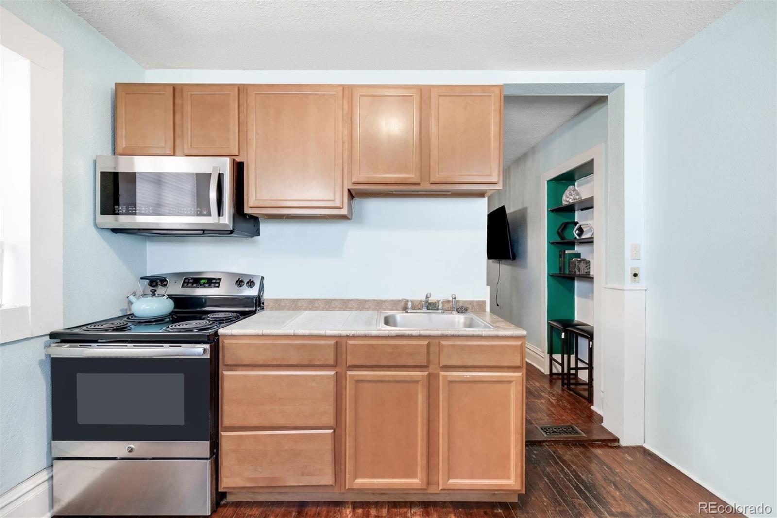 421 E Alameda Avenue