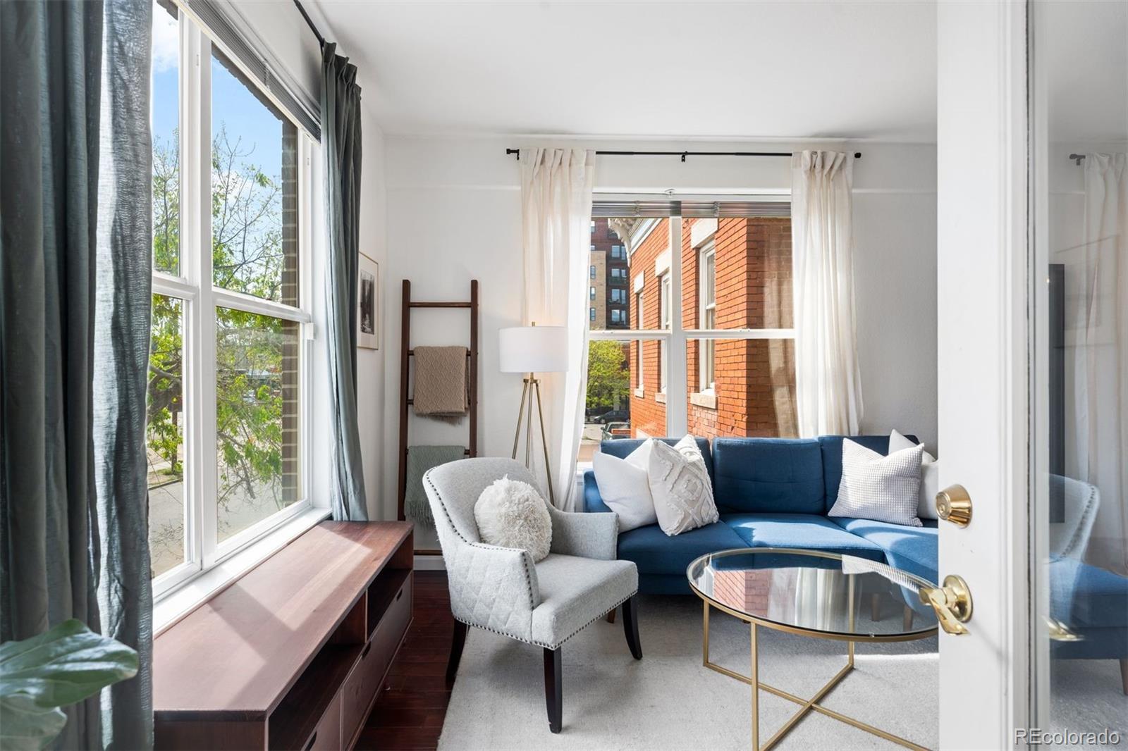 1727 N Pearl Street Unit: 204