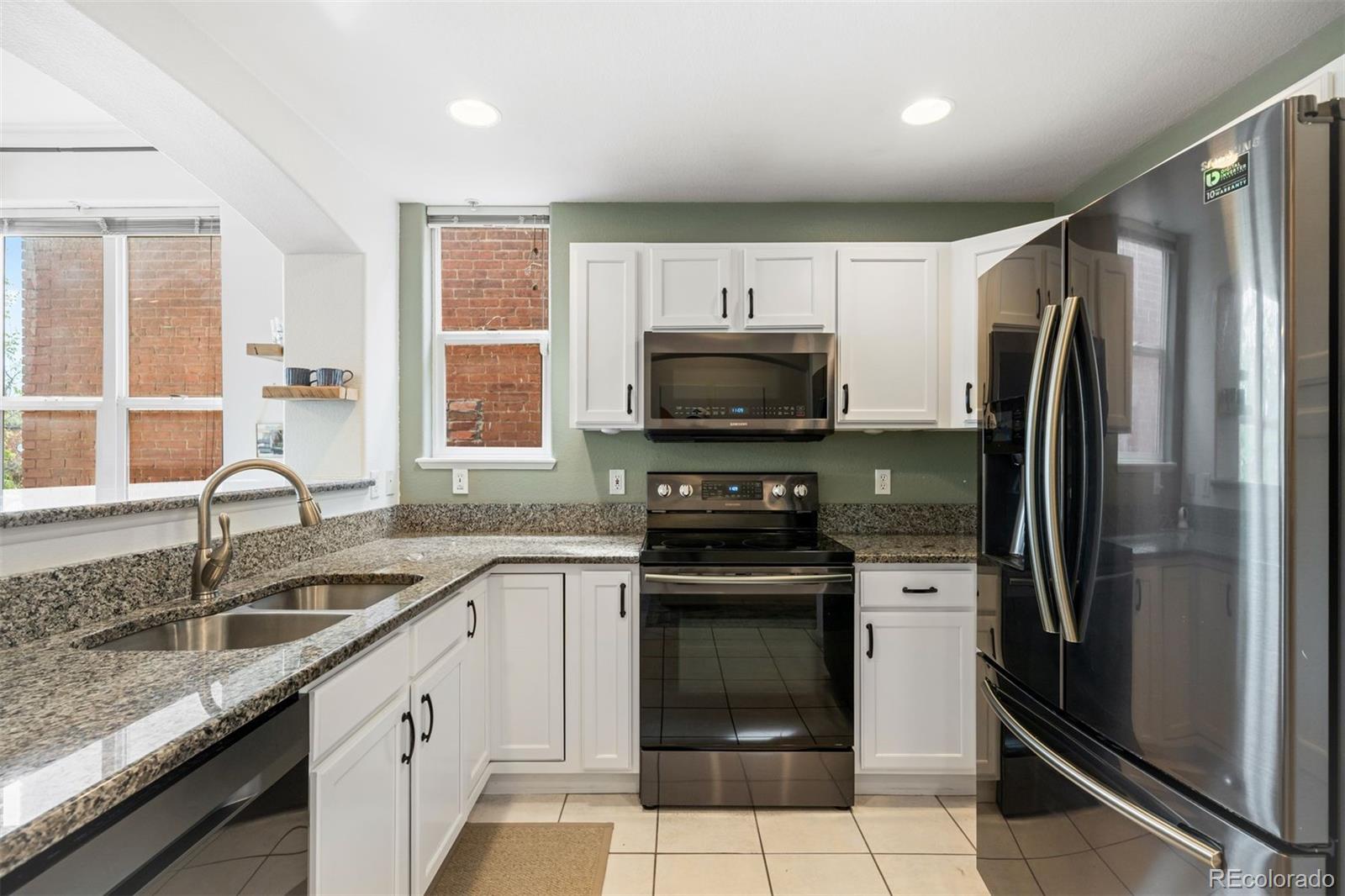 1727 N Pearl Street Unit: 204