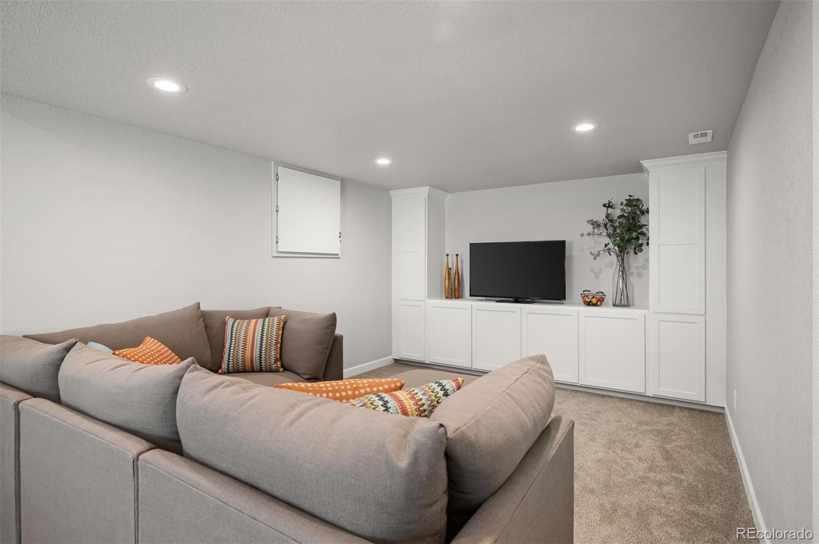 560 E Fremont Place