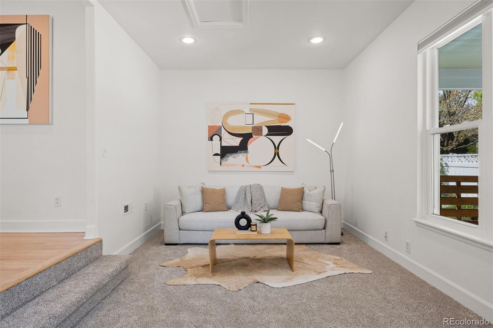 7602 E 8th Place