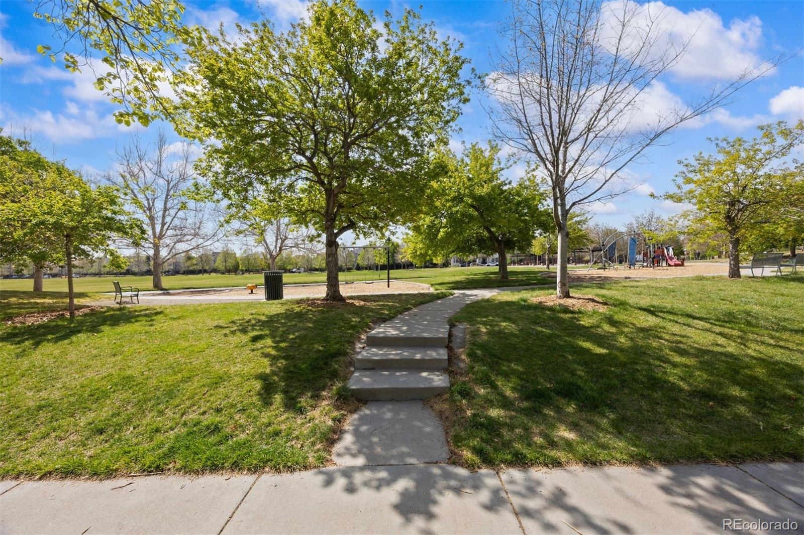 7602 E 8th Place