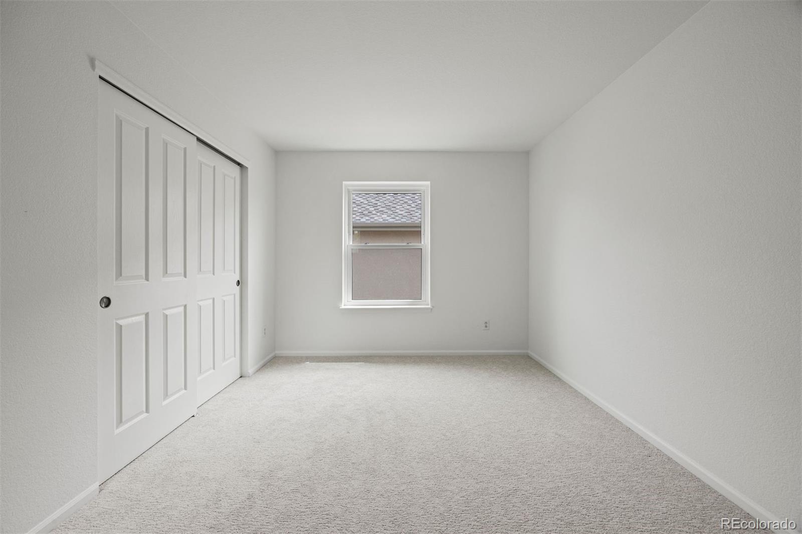 7602 E 8th Place