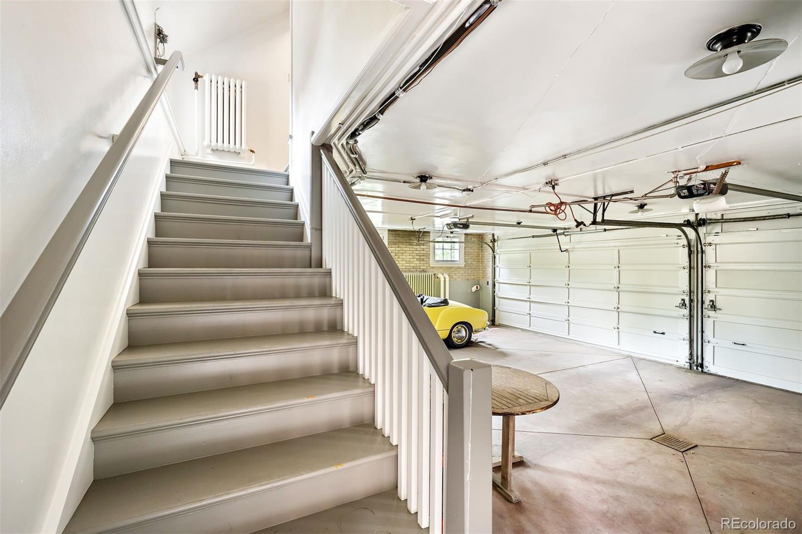 869 Vine Street