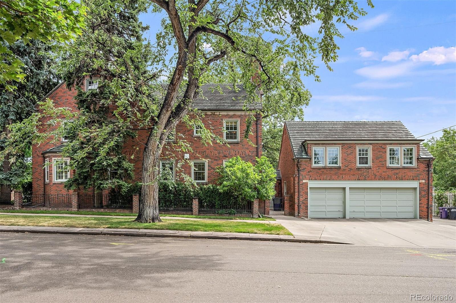 869 Vine Street