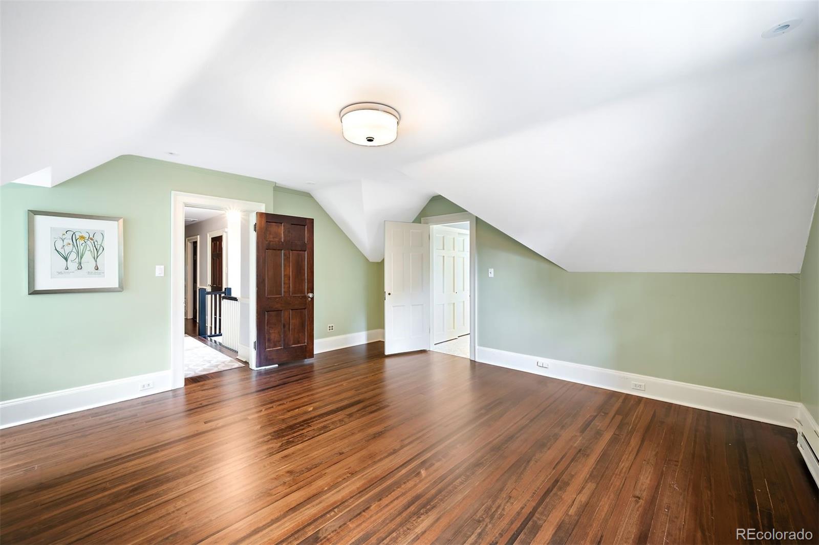 869 Vine Street