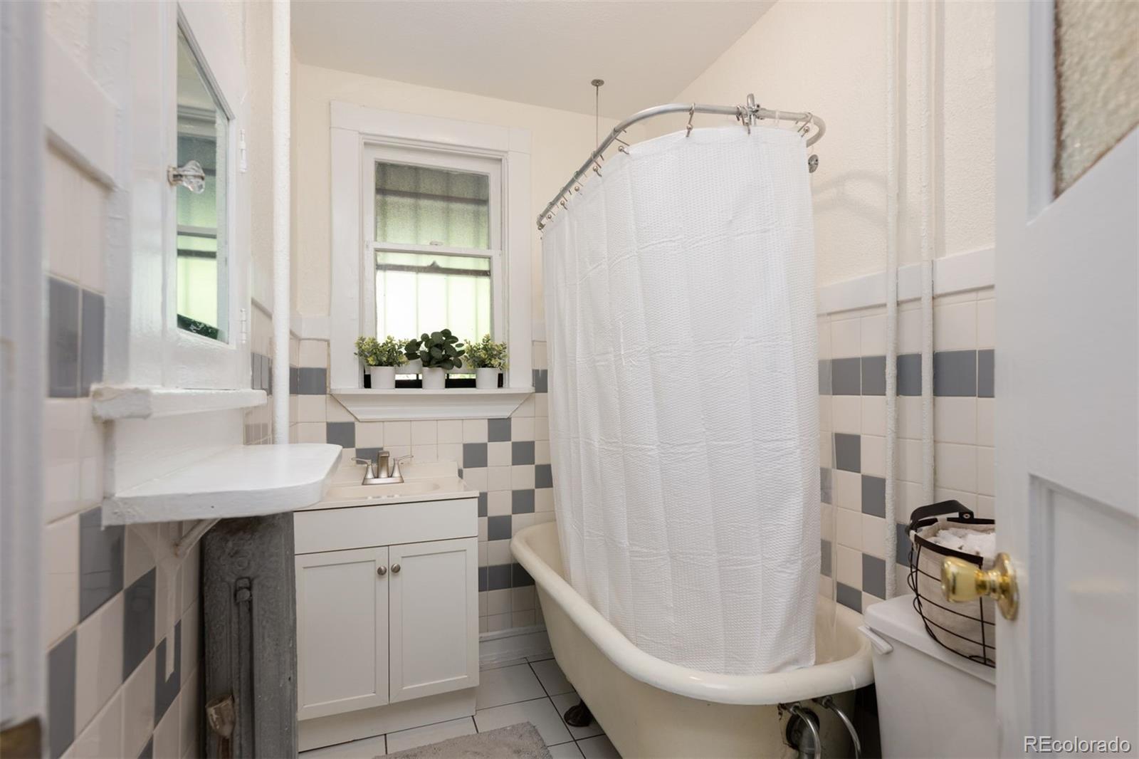 1266 N Emerson Street Unit: 2