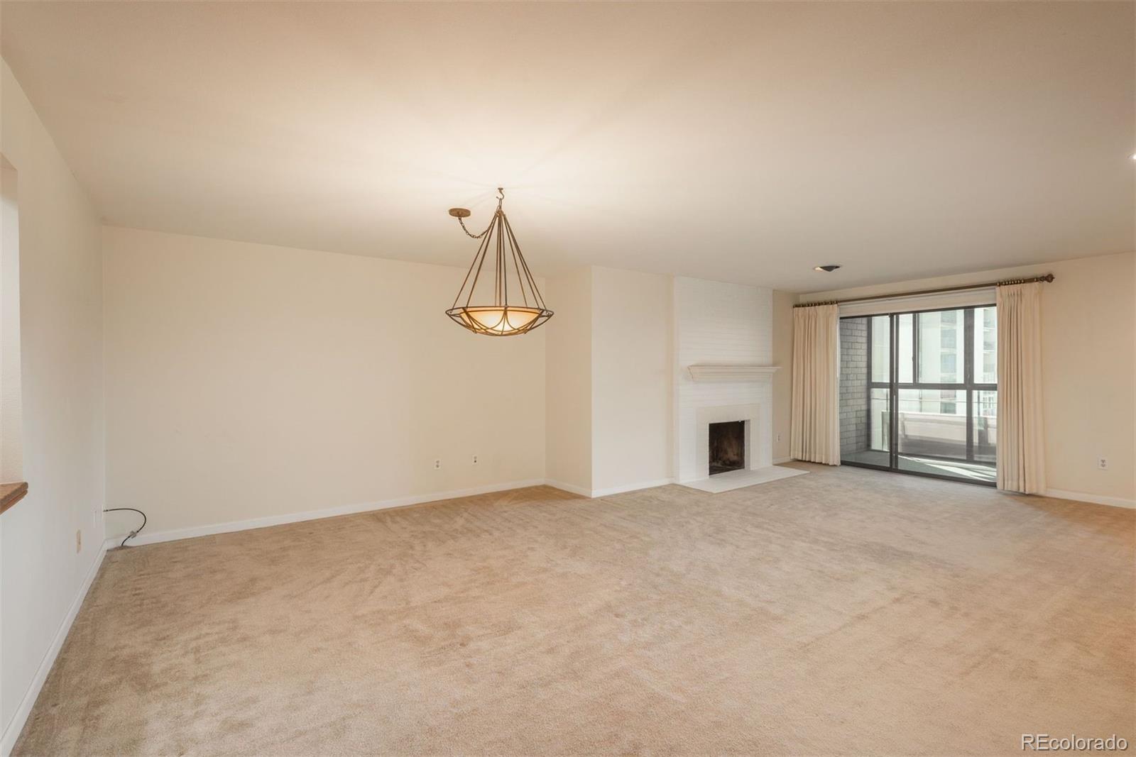800 N Pearl Street Unit: 702