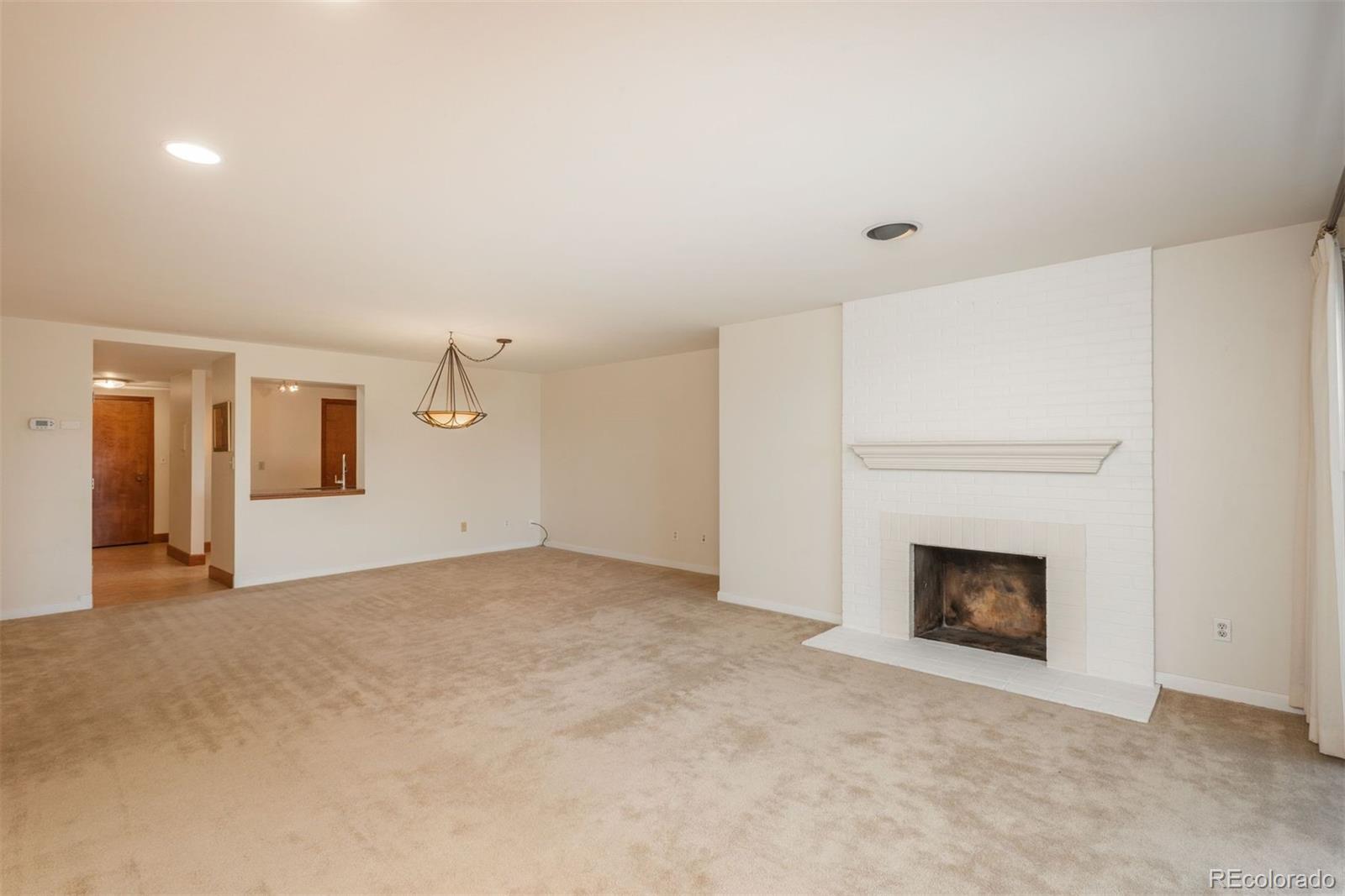 800 N Pearl Street Unit: 702