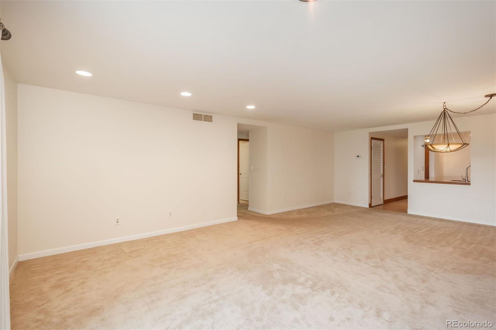 800 N Pearl Street Unit: 702